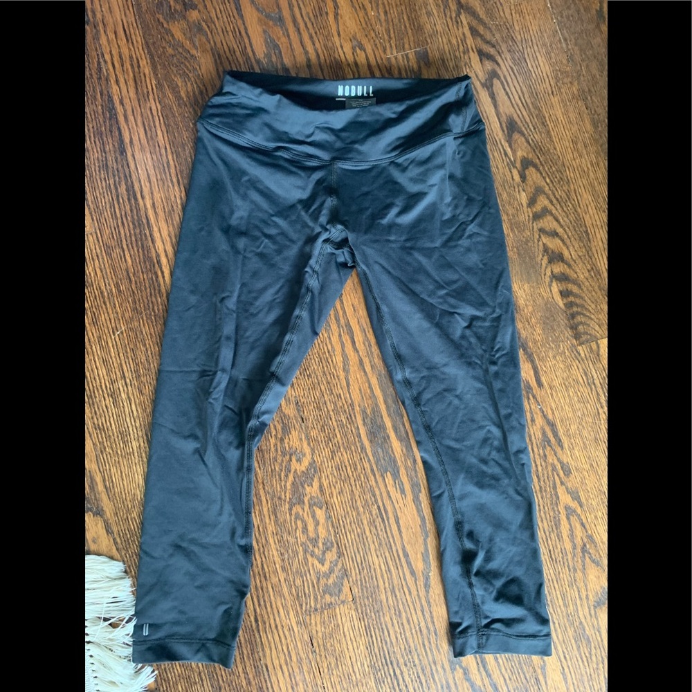 NoBull black crop